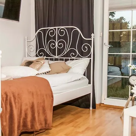 Apartament Z Parkingiem Przy Plazy Σόποτ